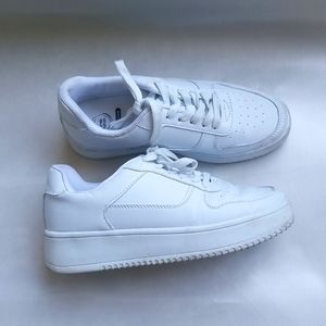 White platform  size 5